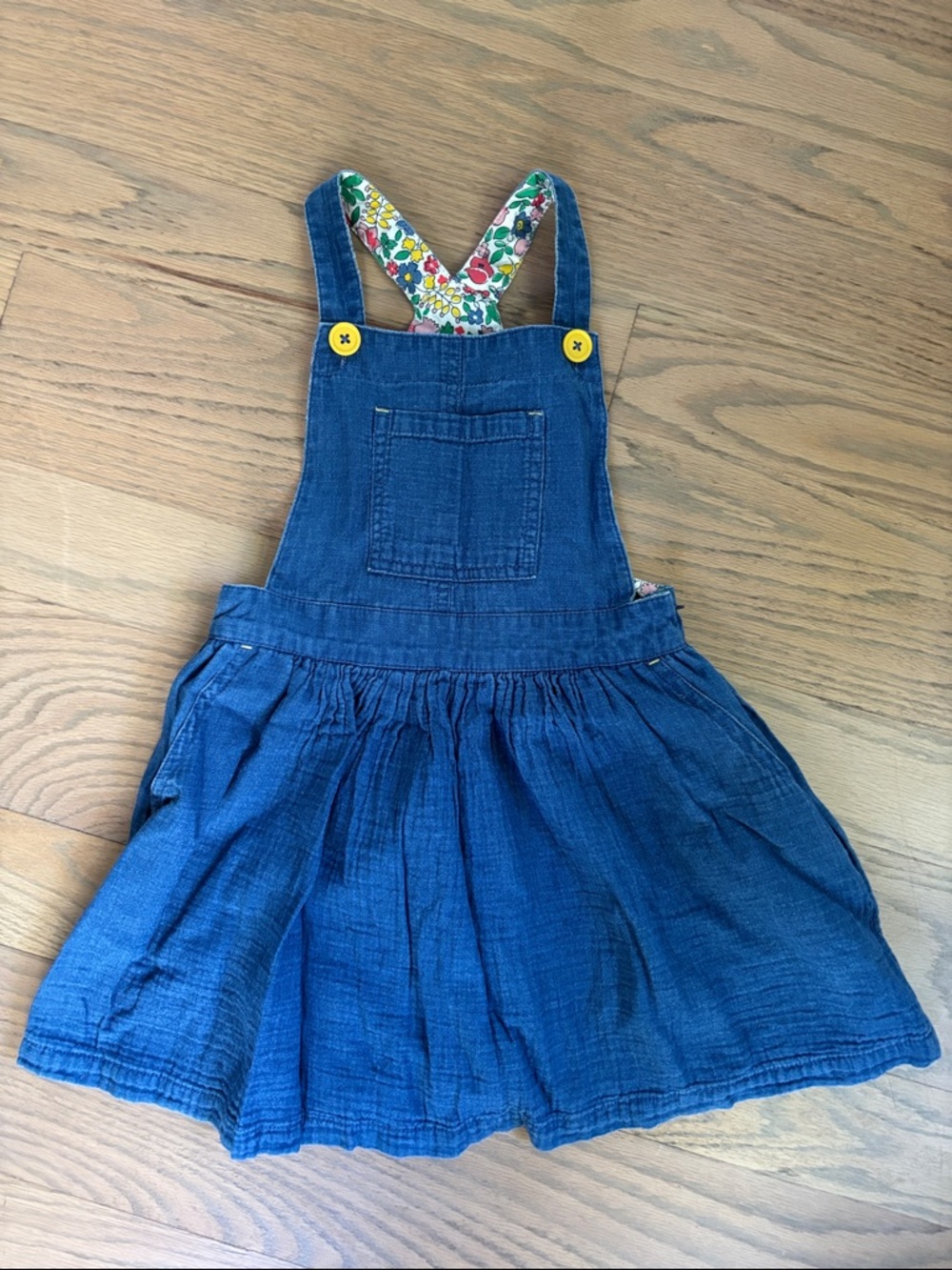 EUC Mini Boden Blue Denim Pinafore Dress with Floral Straps, size 4-5 years